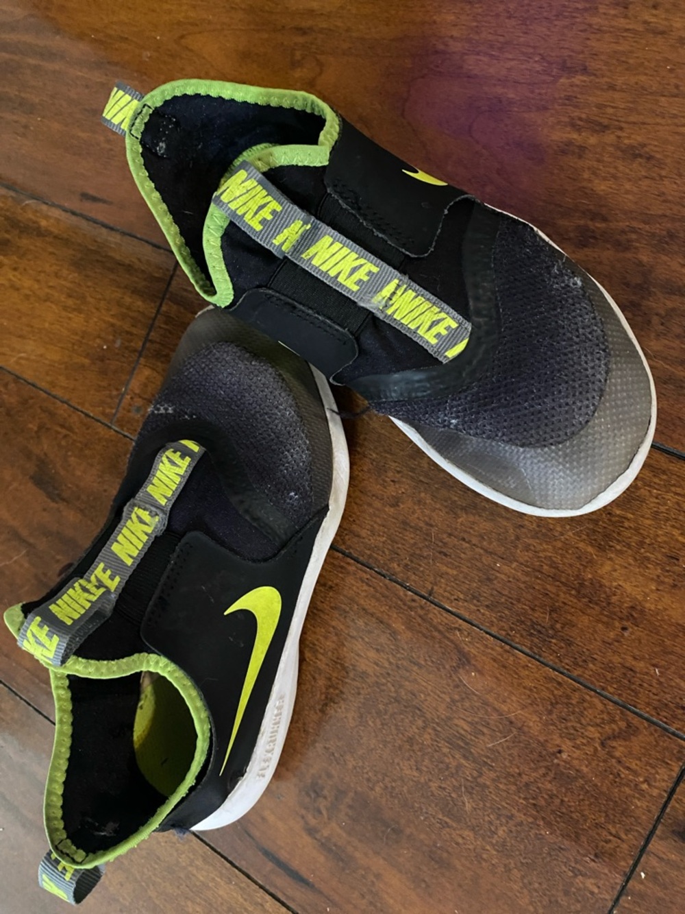 Nike Kids Black and Neon Yellow Slip-On  Sneakers size 1youth